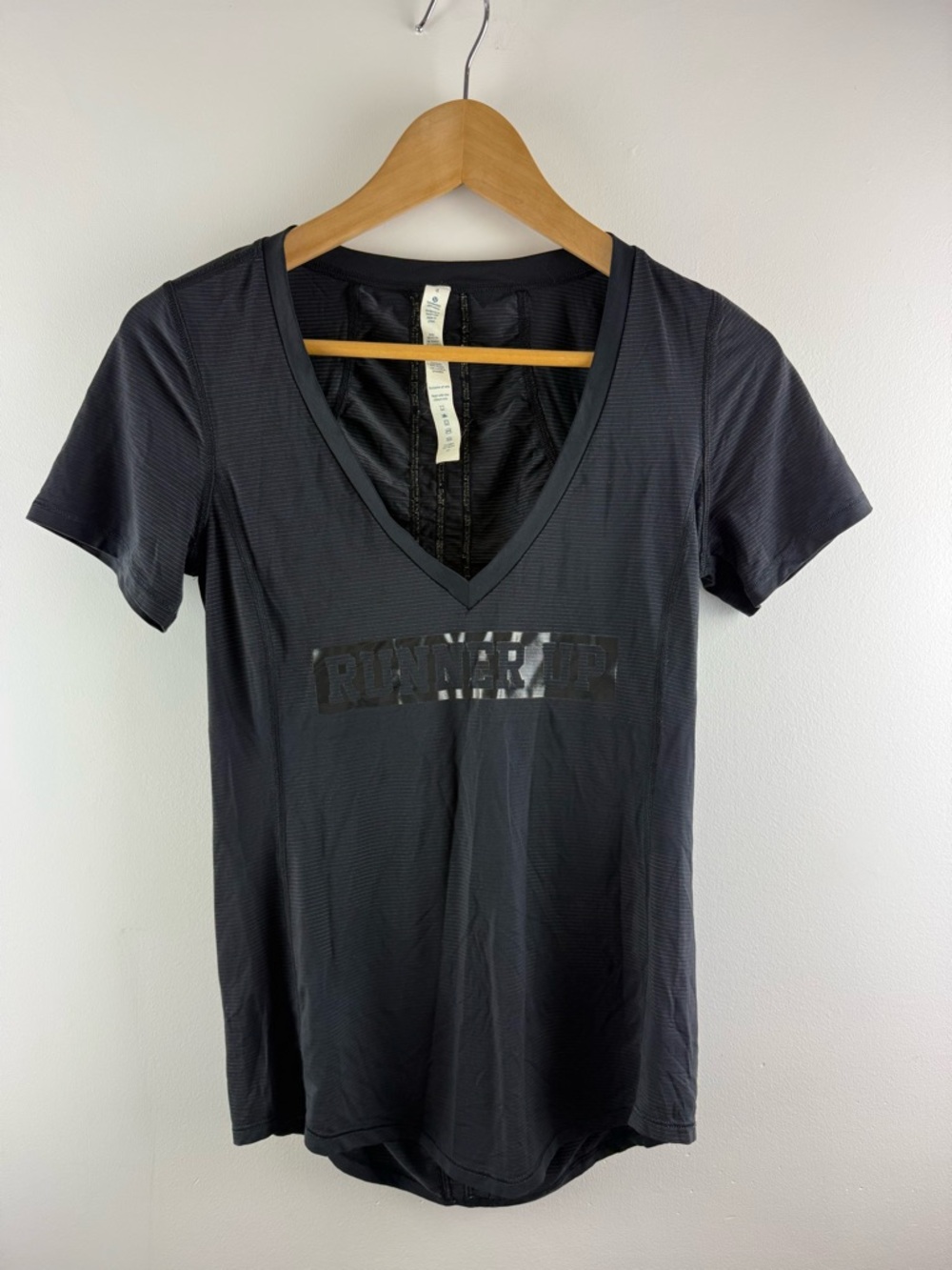 Lululemon Runner Up Black V-Neck Short Sleeve Running Shirt Size 4⁠